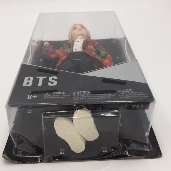 BTS Bangtan Boy Band Fashion V Doll Artist Music Mattel - Picture 11 of 11